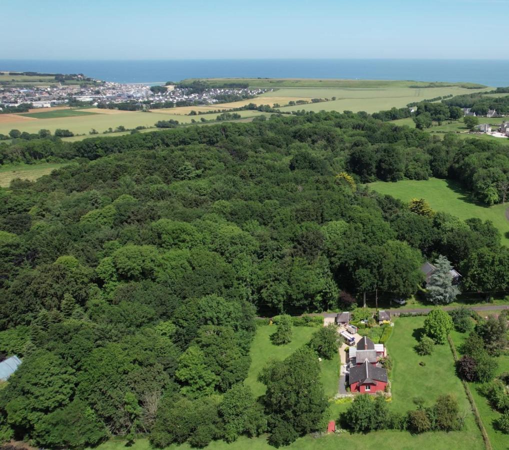 Maison De Campagne Lumineuse Spacieuse Dans Impasse Au Calme A Proximite D'Un Chateau Deux Verandas Grand Jardin Cabane Pour Velos, Pres Port En Bessin Et Bayeux, Proche Plages Du Debarquement Commes المظهر الخارجي الصورة