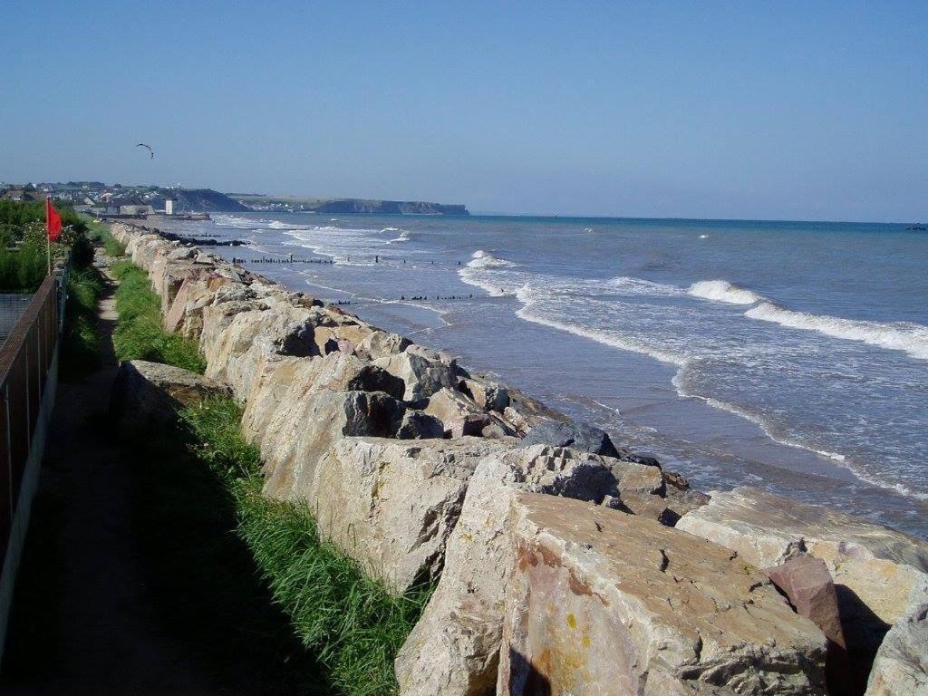 Maison De Campagne Lumineuse Spacieuse Dans Impasse Au Calme A Proximite D'Un Chateau Deux Verandas Grand Jardin Cabane Pour Velos, Pres Port En Bessin Et Bayeux, Proche Plages Du Debarquement Commes المظهر الخارجي الصورة